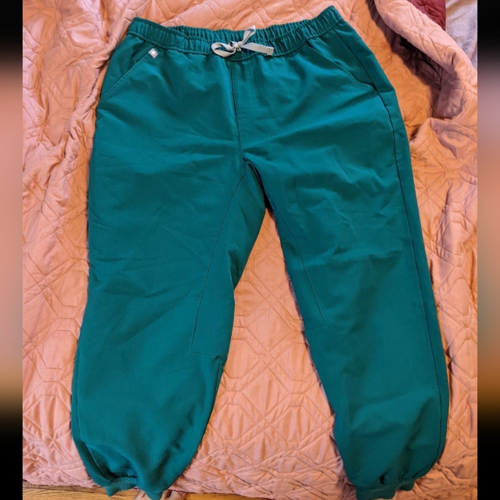 FIGS Tansen joggers sz L HUNTER GREEN